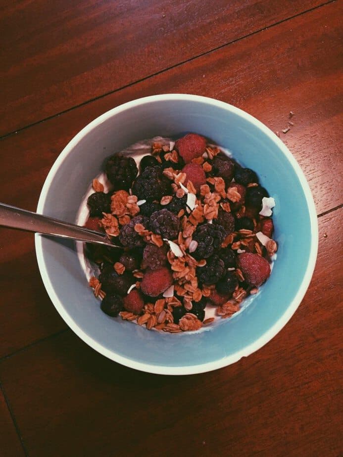 yogurt with berries and granola
