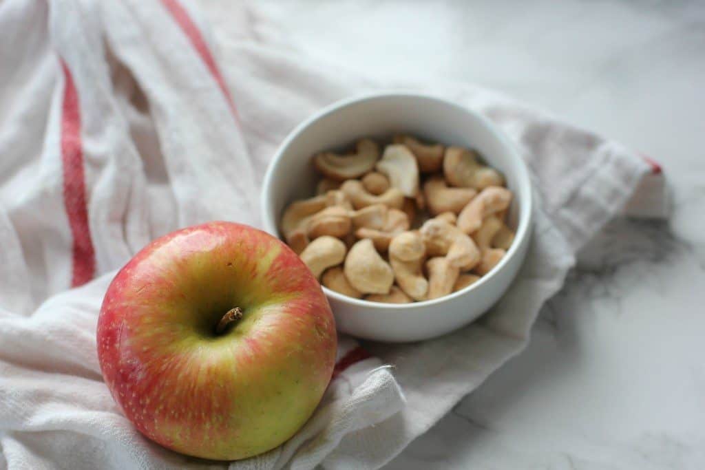 apple and cashews