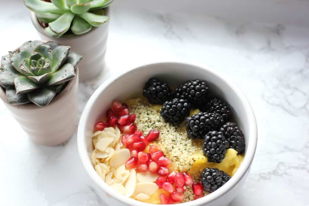 smoothie bowl with toppings