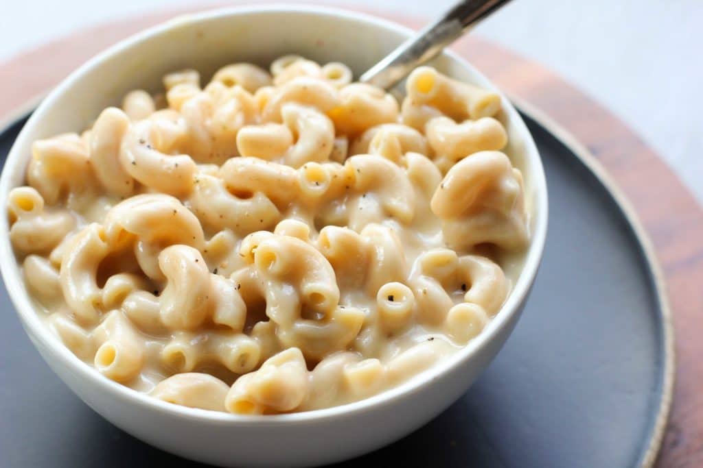 macaroni and cheese in a bowl