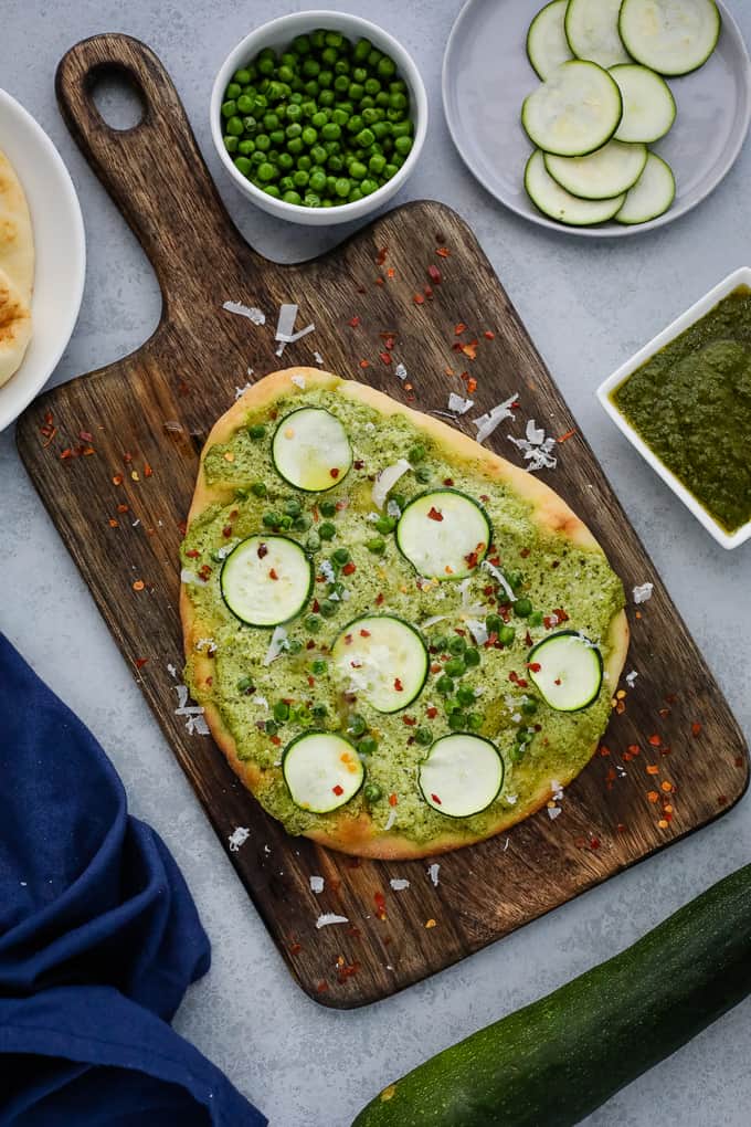 veggie naan pizza