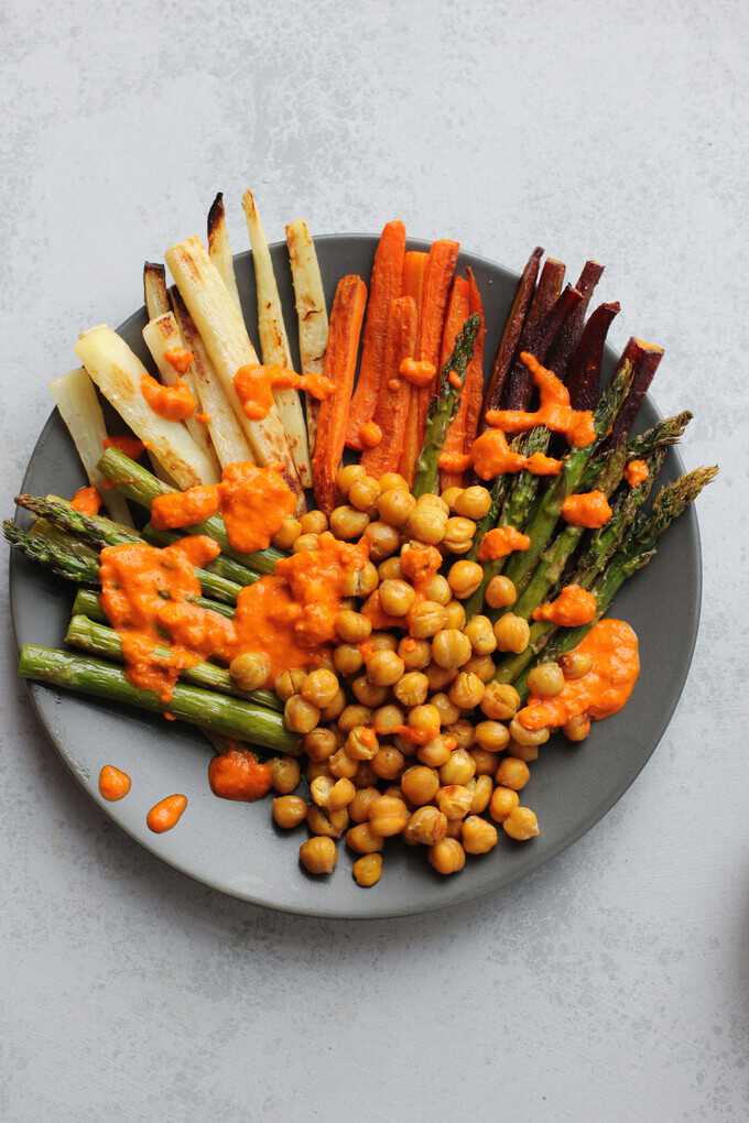 Roasted veggies with Romesco Sauce 