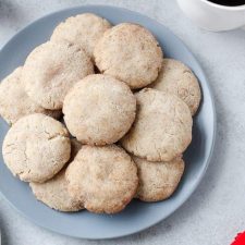 snickerdoodles on a plate