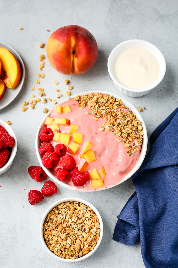 Raspberry Peach Smoothie Bowl - I Heart Vegetables