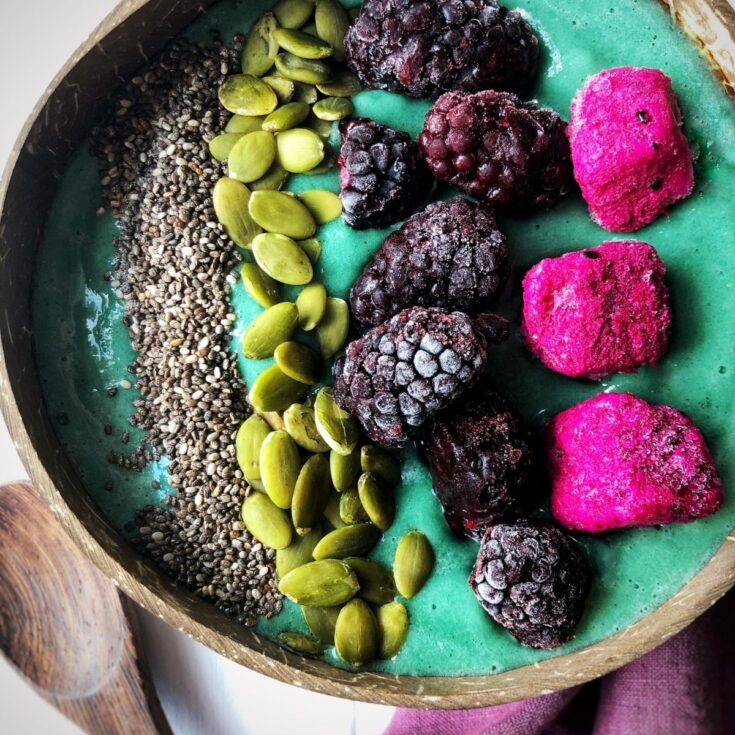 Image for Tropical Spirulina Smoothie Bowl