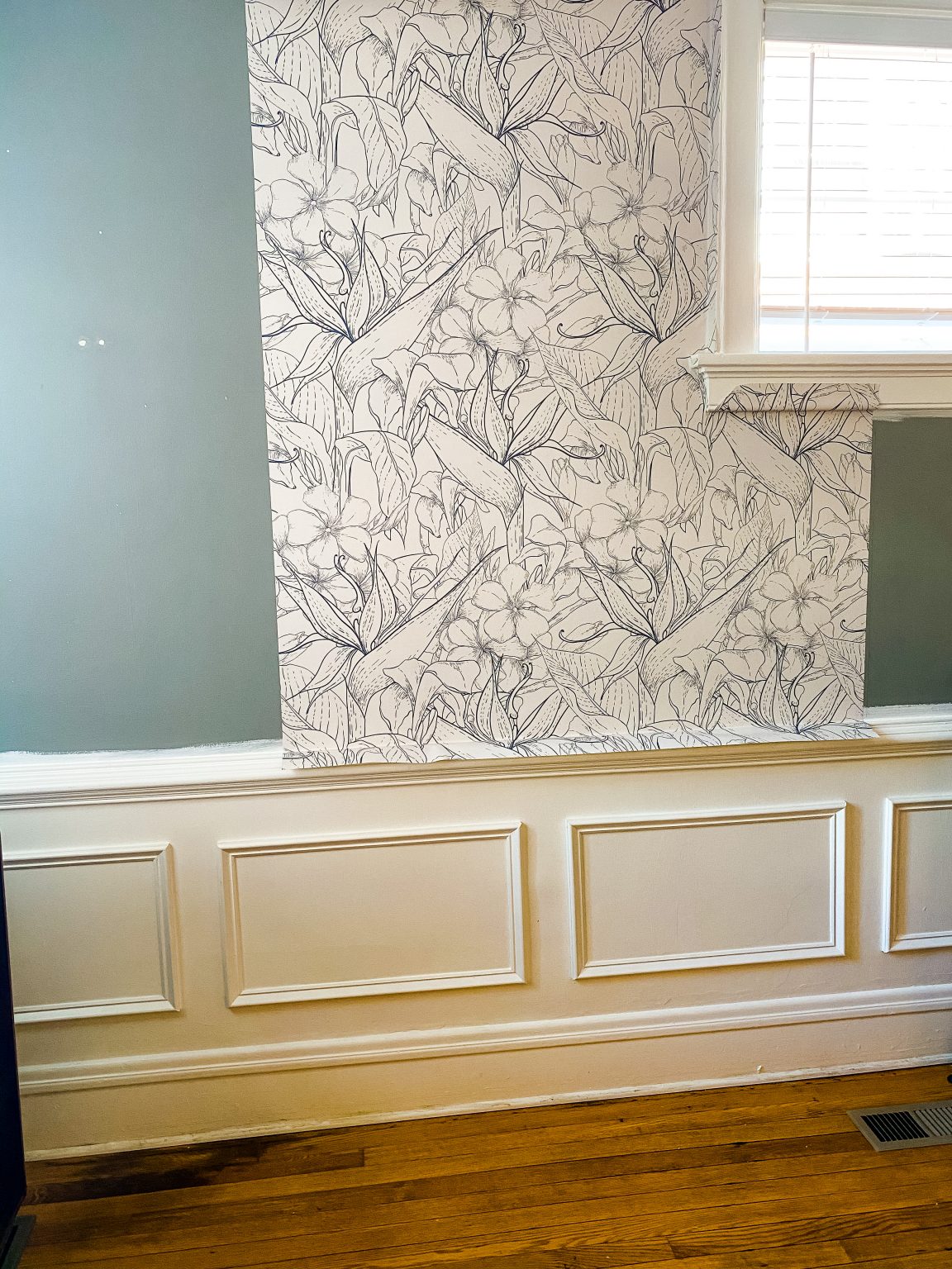 Walls Need Love: Peel and Stick Wallpaper Review (The Good & Bad) - I