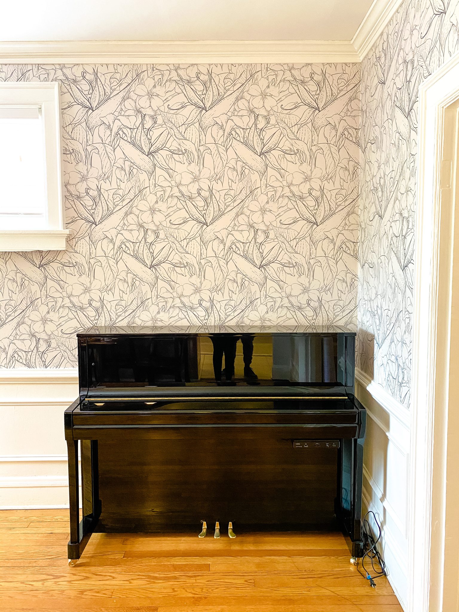 Walls Need Love: Peel and Stick Wallpaper Review (The Good & Bad) - I