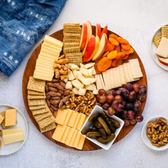 How to Build a Cheese Board