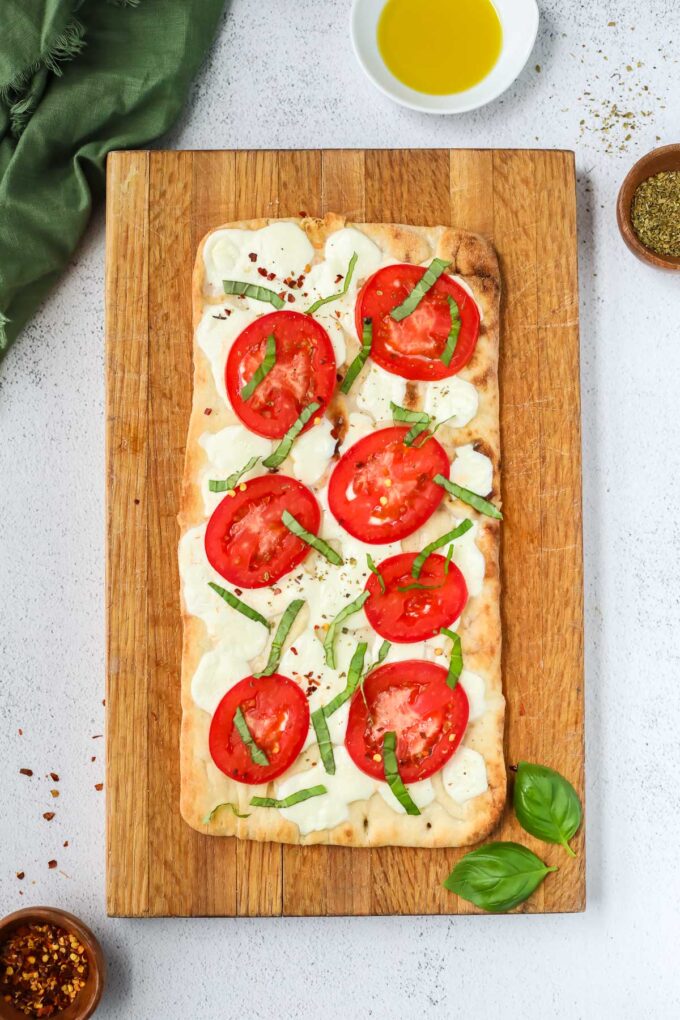 caprese flatbread