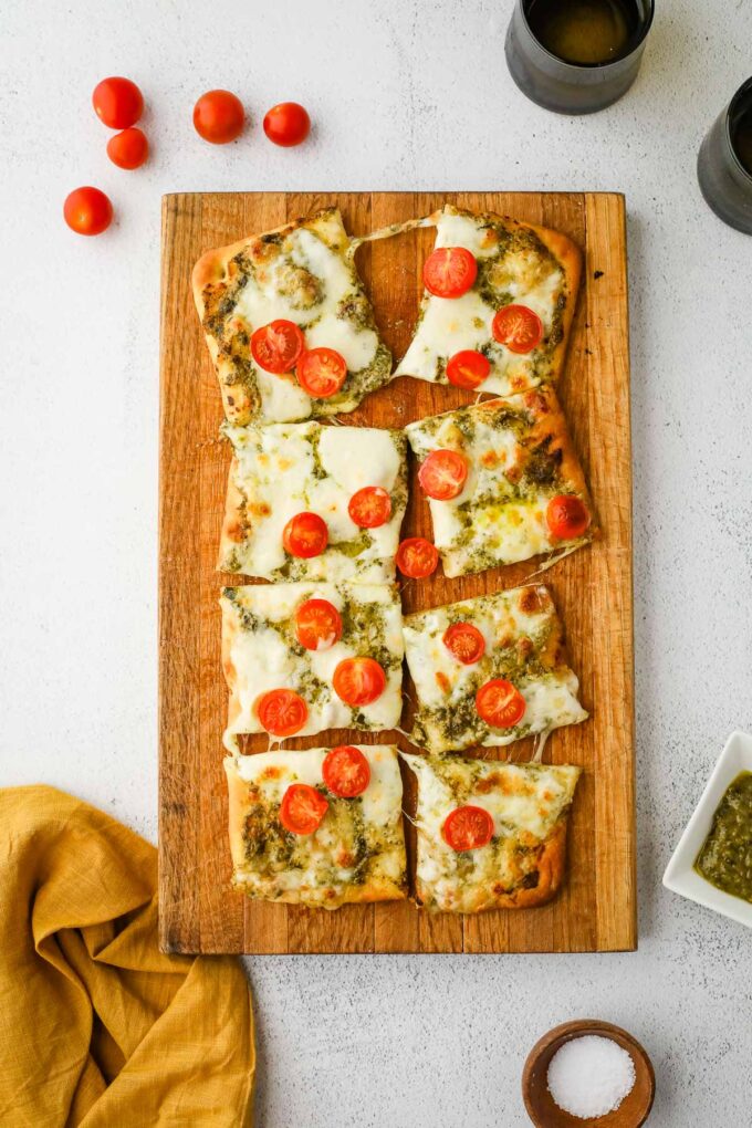 Easy Pesto Flatbread I Heart Vegetables