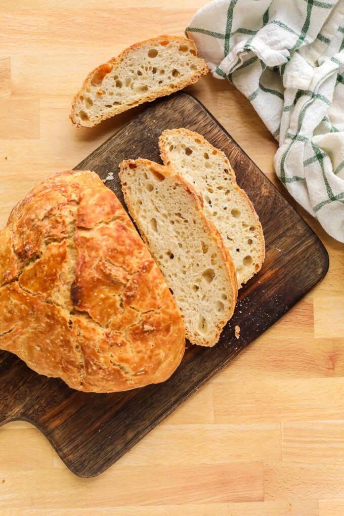 Easy Dutch Oven Bread - I Heart Vegetables