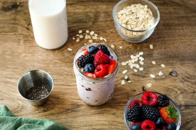 Berry Overnight Oats - Pass Me Some Tasty