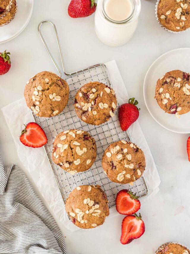 Healthy Strawberry Oat Muffins I Heart Vegetables