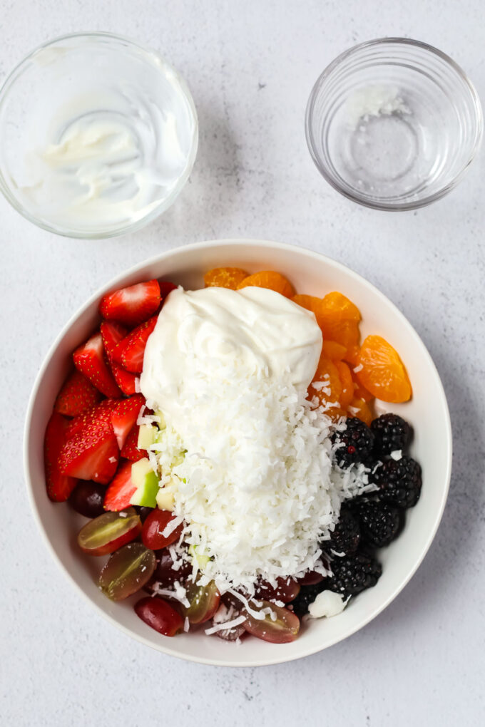 creamy fruit salad with dressing